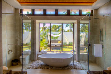 Bathroom for Garden, Beach and Ocean Pool Villa.